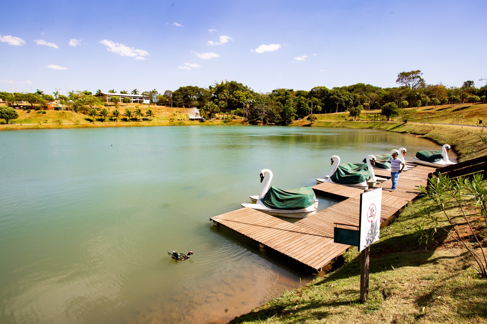 Lago do Parque das Araras