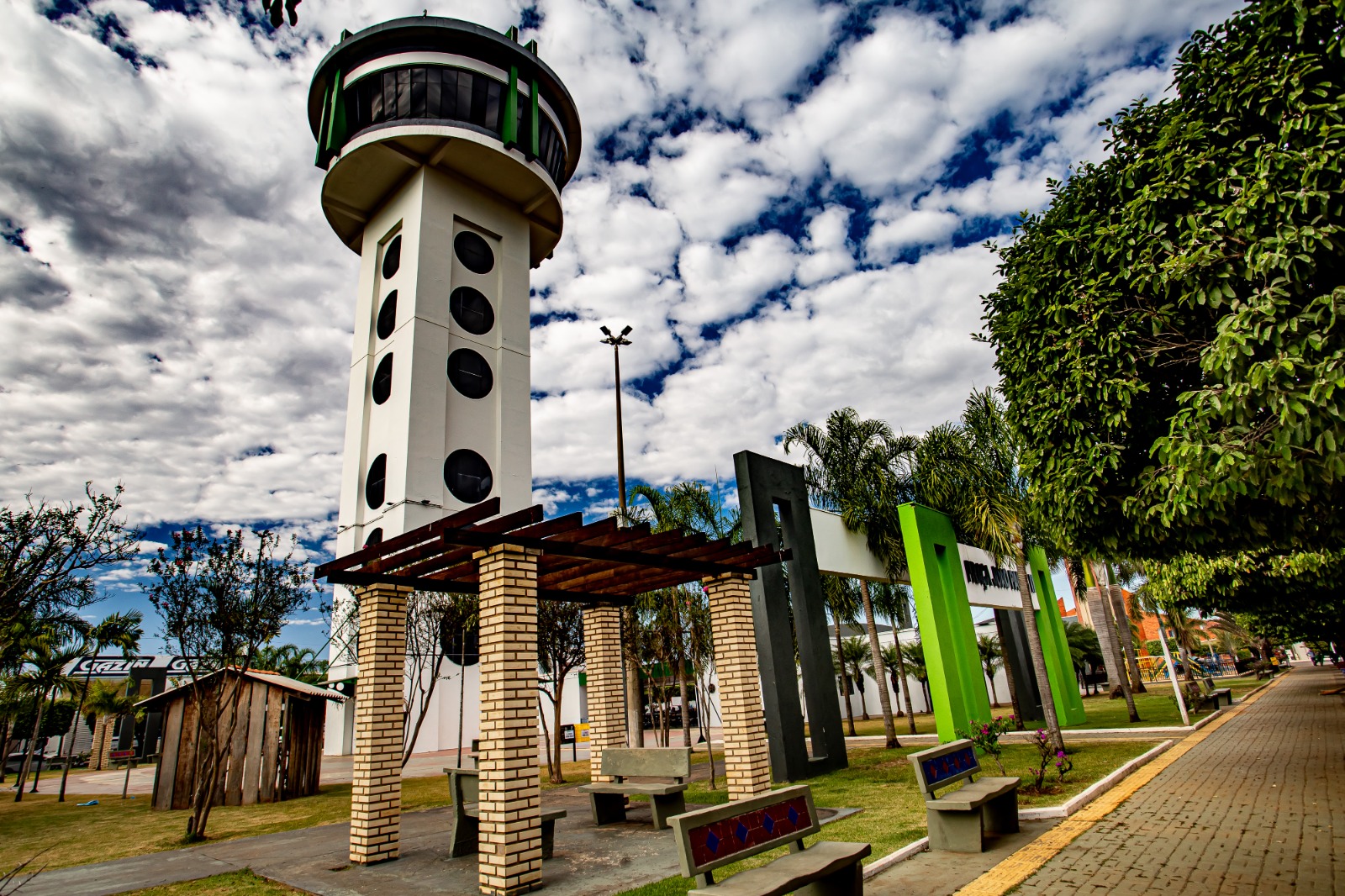 Estrutura do Mirante de Campo Verde
